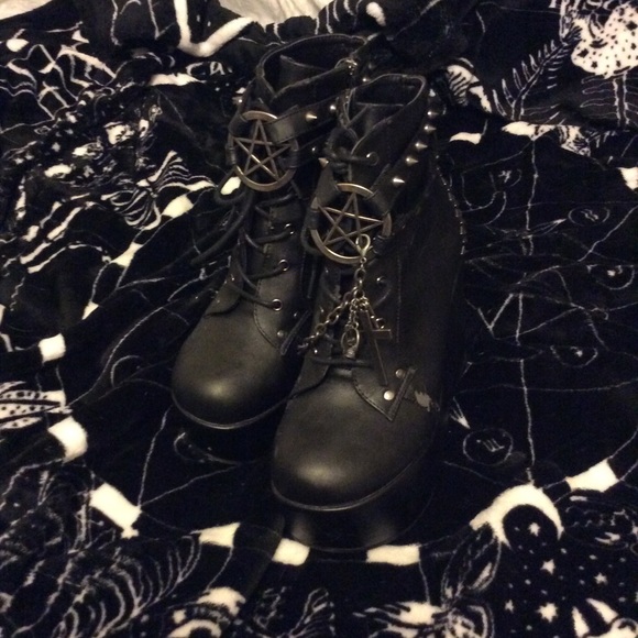 Demonia Shoes - Demonic goth club boots
